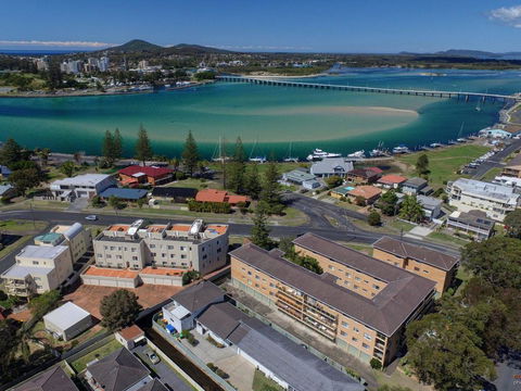 Anchorage 7 Beautifully Renovated Close To Rockpool - Accommodation Redcliffe 1