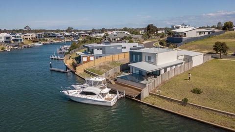 Anchored - Access To The Gippsland Lakes - Accommodation Redcliffe 1
