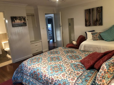 Anchors B&B - Accommodation Redcliffe 1