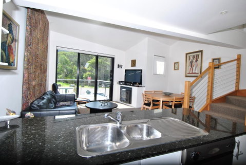 Angala 2 - Accommodation Redcliffe 1