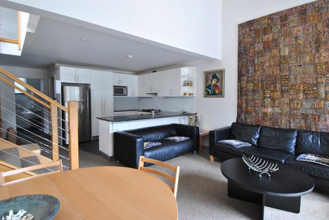 Angala 2 - Accommodation Redcliffe 3