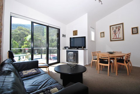 Angala 2 - Accommodation Redcliffe 2
