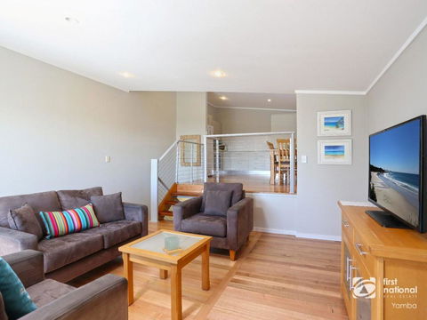 Angourie Blue 1 - Great Ocean Views - Surfing Beaches - Accommodation Redcliffe 2