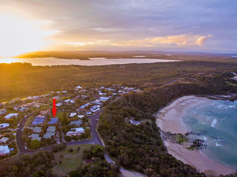 Angourie Blue 7- Stroll To Surfing Beaches. - Accommodation Redcliffe 0