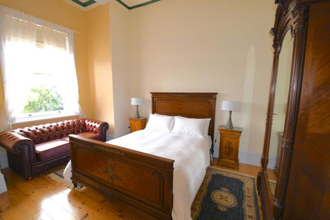 Annesley House - Accommodation Redcliffe 2