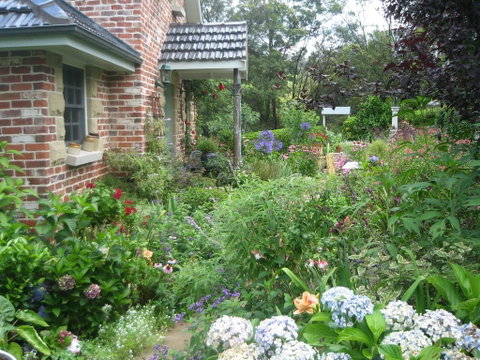 Annie's Cottage - Accommodation Redcliffe 2