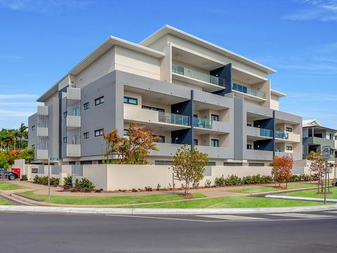 Apartment Close To The City Life On Lake 3 - Accommodation Redcliffe 1