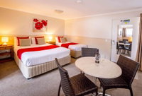 Apple  Grape Motel