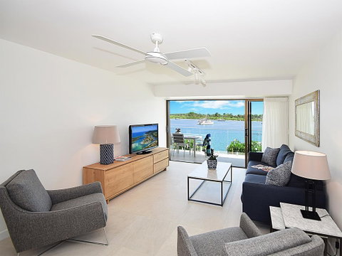 Aqua Linea - Accommodation Redcliffe 3