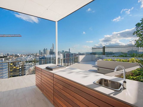 Aqua Newstead Apartment - Accommodation Redcliffe 2