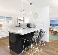 Aqua Palm with Sweeping One Mile Views - Accommodation Redcliffe