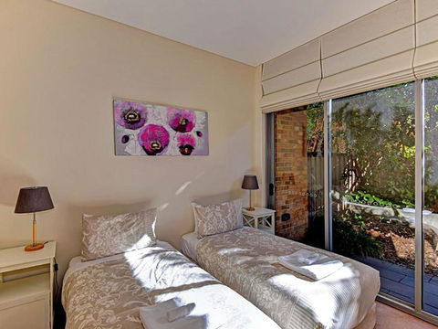 Aqua Viva 2 - Accommodation Redcliffe 3
