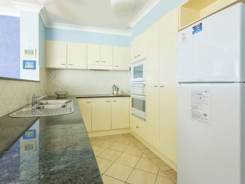 Aquarius Apartment 7 - Accommodation Redcliffe 3