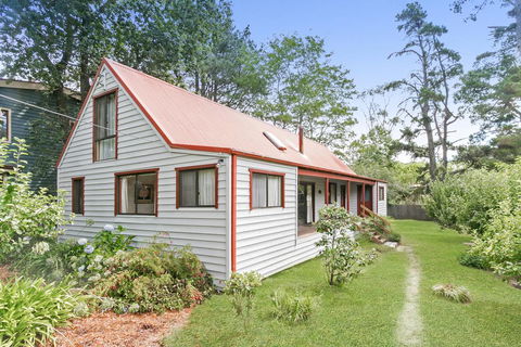 Arcadia Cottage - Accommodation Redcliffe 0