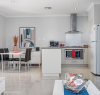 Ardross Short Stays - Accommodation Redcliffe