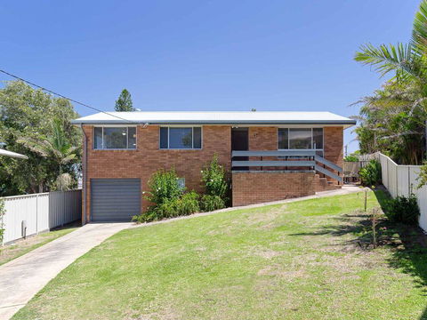 Argyle Cottage' 41 Argyle Avenue - Great Family Home For Holidays - Accommodation Redcliffe 0