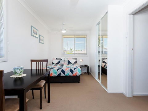 Argyle Cottage' 41 Argyle Avenue - Great Family Home For Holidays - Accommodation Redcliffe 3