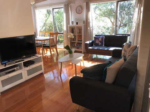 Ariel's Beach House - Accommodation Redcliffe 0
