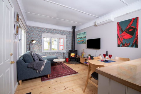 Artisan Retreat - Accommodation Redcliffe 1