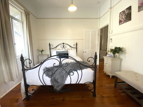 Ashbrooke Cottage - Accommodation Redcliffe 3