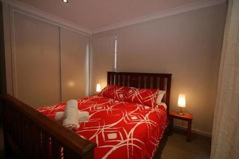 Aspect 1/8a Poly Cow Lane - Accommodation Redcliffe 1