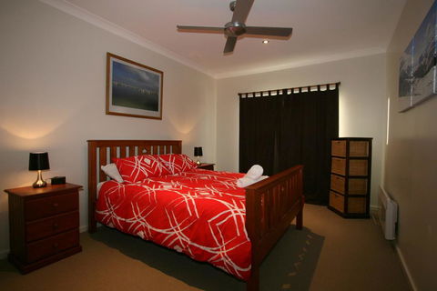 Aspect 1/8a Poly Cow Lane - Accommodation Redcliffe 2
