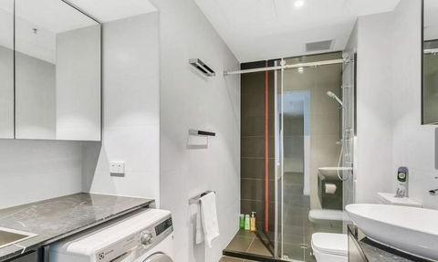 Luxury 2 Bdrm In Watson At Walkerville With Balcony, FREE Carpark, Near Adelaide CBD - Accommodation Redcliffe 1