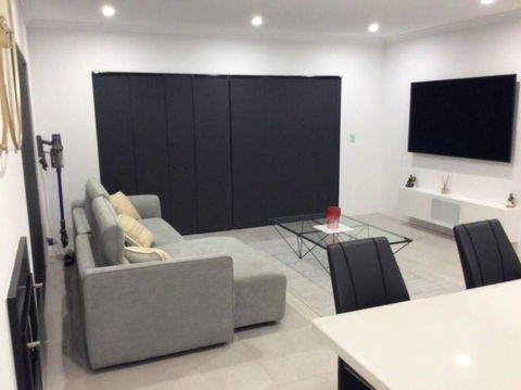 Luxury & Gives You It All - Accommodation Redcliffe 3
