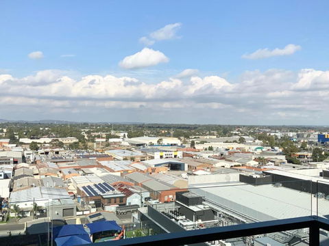 M-city Apartment - Executive Twin King Ensuites - Fully Equipped - Free Parking, Fast Wifi, Smart TV, Netflix, Complementary Drinks & Amenities - M-city Shopping Centre Clayton 3168 - Accommodation Redcliffe 3