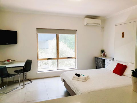 M4 West Perth Studio Apartment Near Kings Park - Accommodation Redcliffe 3