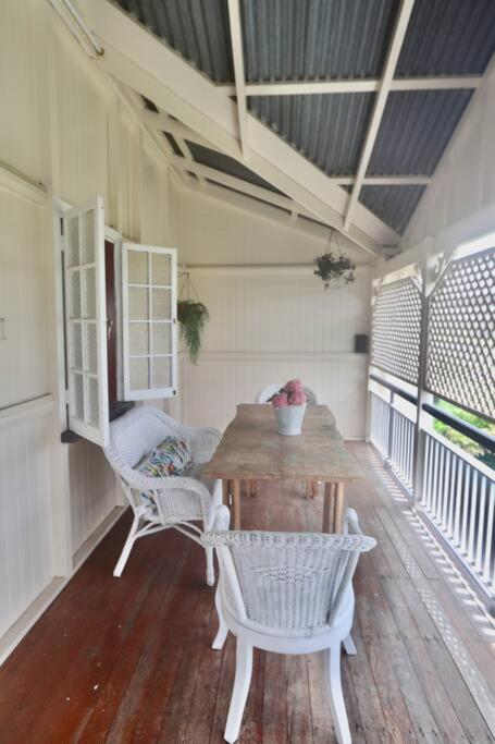 MAGNOLIA HOUSE ON THE CREEK - STANTHORPE - Accommodation Redcliffe 2
