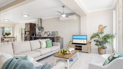 Magnolias - Accommodation Redcliffe 1