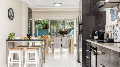 Magnolias - Accommodation Redcliffe 3