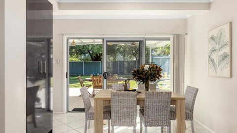 Magnolias - Accommodation Redcliffe 2