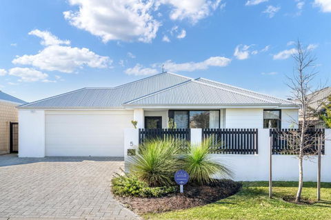 MAINBREAK - DUNSBOROUGH - Accommodation Redcliffe 0