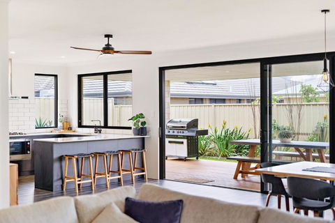 MAINBREAK - DUNSBOROUGH - Accommodation Redcliffe 2