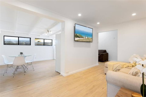 Manley St Retreat - Accommodation Redcliffe 3