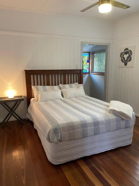 Manley St Suite - Accommodation Redcliffe 1