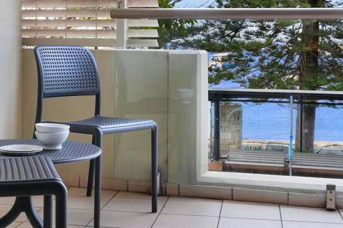 MAN54 -Manly Magic Waterfront Retreat With Gym & Sauna - Accommodation Redcliffe 0