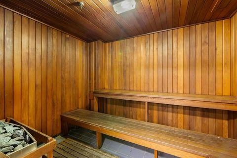 MAN54 -Manly Magic Waterfront Retreat With Gym & Sauna - Accommodation Redcliffe 1