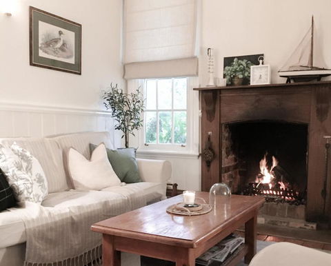 MARIGOLD COTTAGE Charming 1870s Central Daylesford Cottage - Accommodation Redcliffe 2