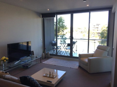Marina View Apartment On The Maribyrnong River, Melbourne - Accommodation Redcliffe 3