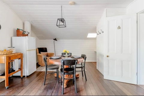 MARYBANK ESTATE - BARN LOFT - Accommodation Redcliffe 3