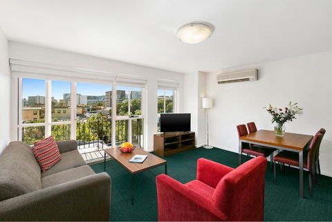 Melbourne Carlton Central Apartment Hotel Official - Accommodation Redcliffe 3