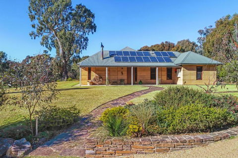Melliodora - Relax, Unwind & Recharge - Accommodation Redcliffe 0