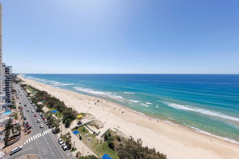 Meriton Suites Surfers Paradise - Accommodation Redcliffe 3
