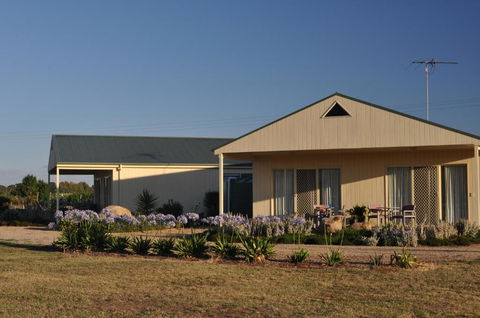 Milawa Muscat Retreat B&B - Accommodation Redcliffe 1