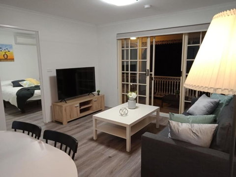 Modern 2BR Apartment With Parking - Accommodation Redcliffe 1
