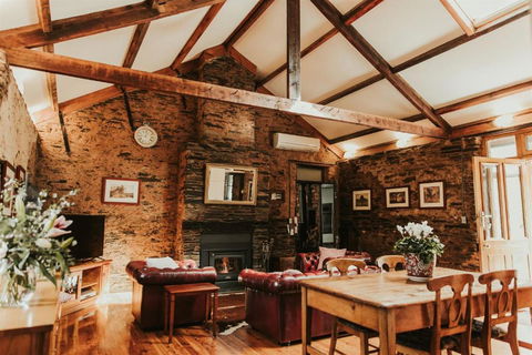 Mintaro Cottage - Accommodation Redcliffe 2