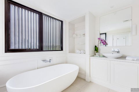 Miramare Gardens Boutique Accommodation - Accommodation Redcliffe 3
